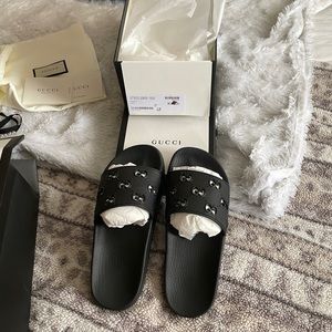 Black Gucci slides